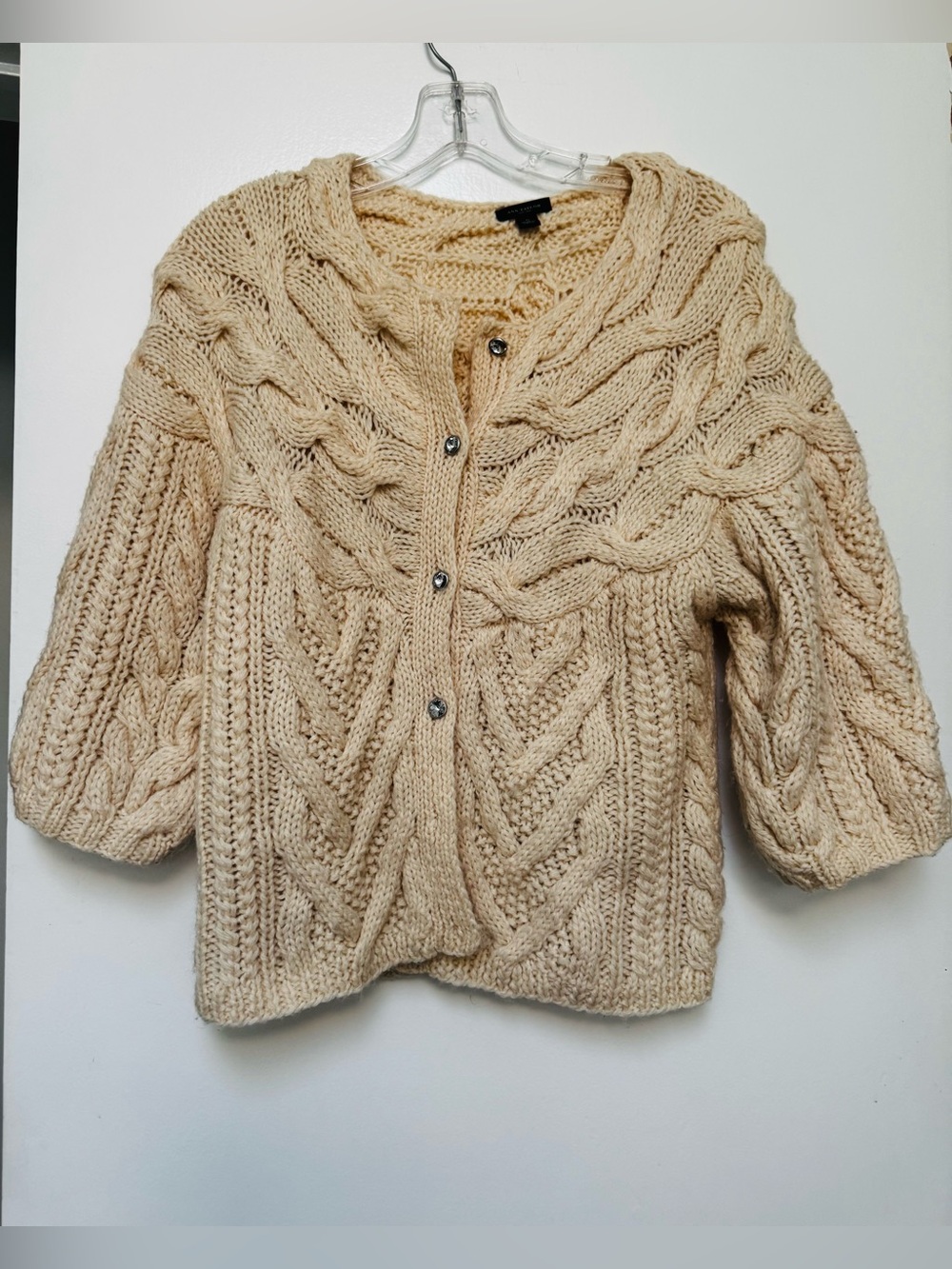Ann Taylor Women's Cream cable knit cardigan
Sz S